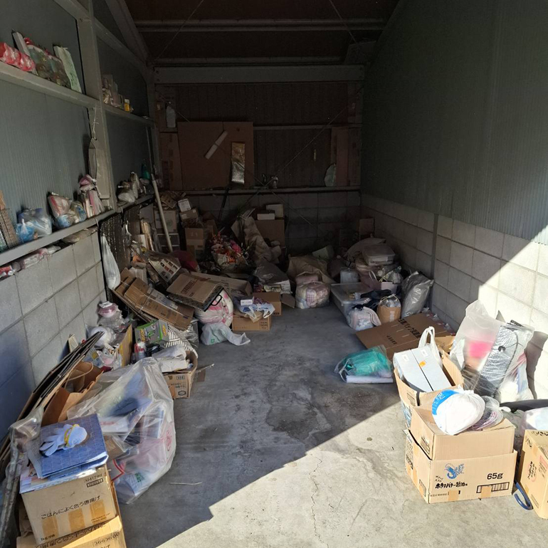 ガレージのゴミ屋敷状態・作業前